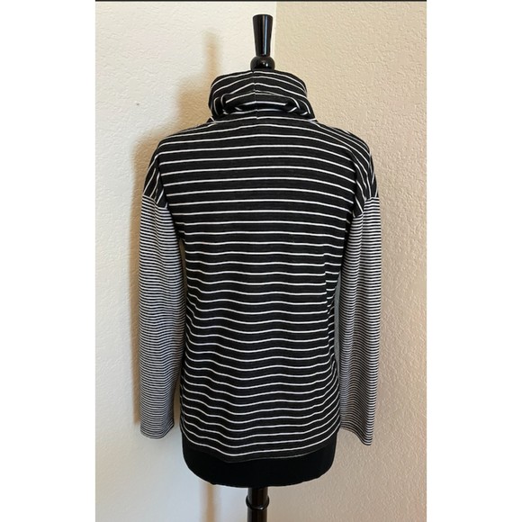 Liz Claiborne Weekend - Black and White Stripe Cowl Neck Top - Sz S - Picture 5 of 9